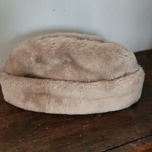 North King JJ Seifter & Sons, Inc Tan Faux Fur Hat Size Large